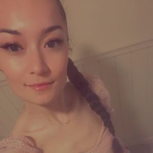 Meet your Posher, Flora